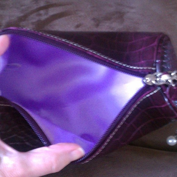 Liz Claiborne Purple Croc Wristlet Purse BOTTOM PRICE SALE!!! - Picture 4 of 5